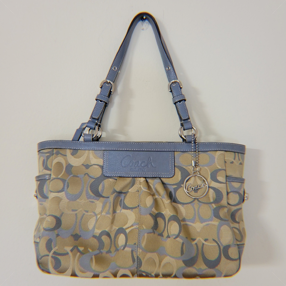 Coach Signature Shoulder Bag